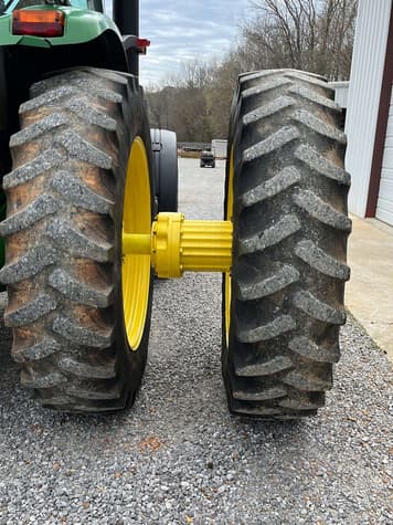 Main image John Deere 8230