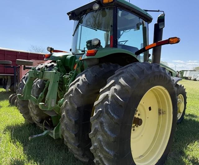 Image of John Deere 8230 equipment image 4