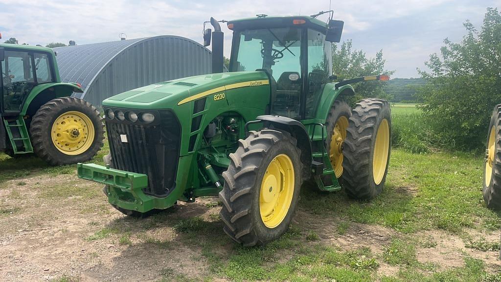 Image of John Deere 8230 Primary image