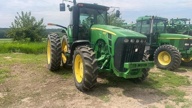 Image of John Deere 8230 equipment image 1