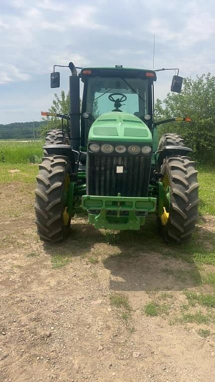 Image of John Deere 8230 equipment image 2