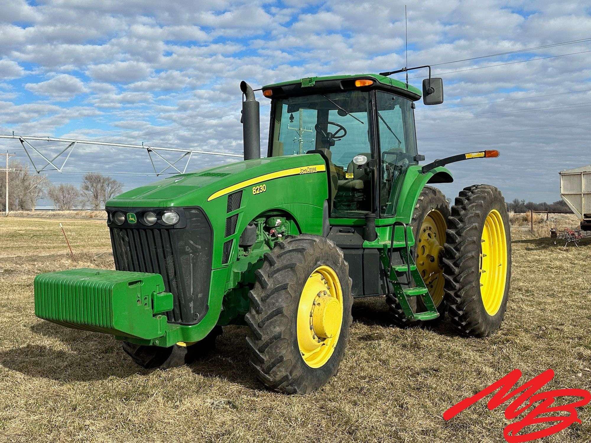 Main image John Deere 8230
