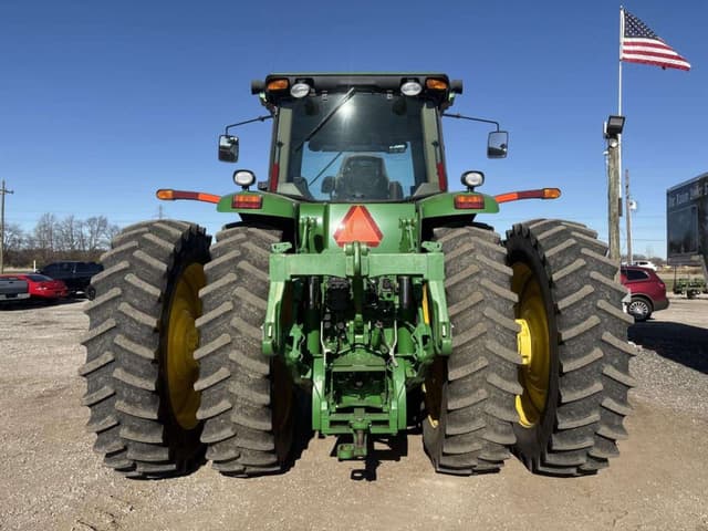 Image of John Deere 8230 equipment image 2