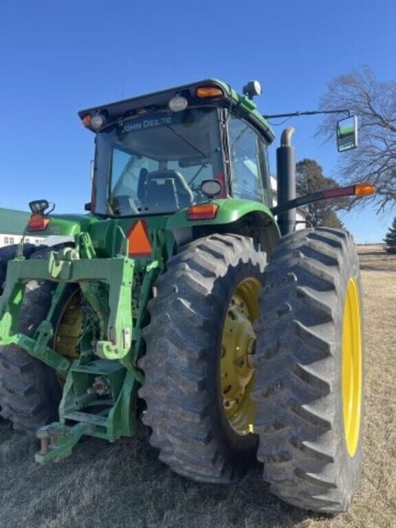 Image of John Deere 8230 equipment image 3