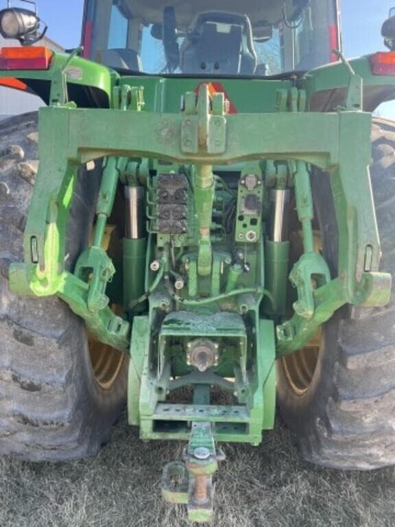 Image of John Deere 8230 equipment image 4