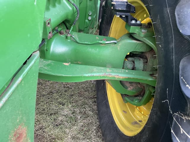 Image of John Deere 8235R equipment image 2