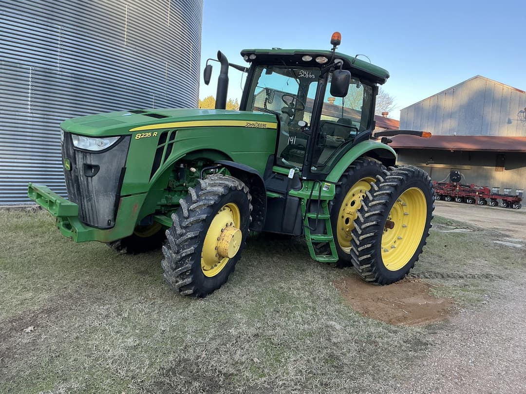 Image of John Deere 8235R Primary image