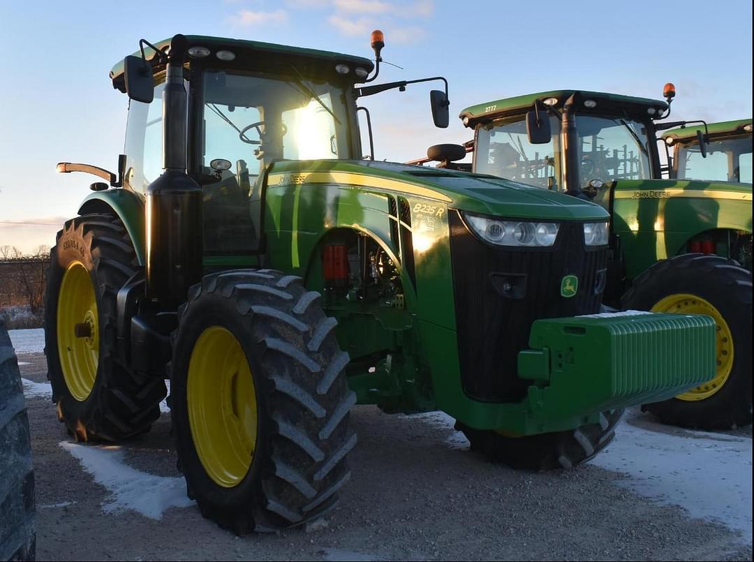 Image of John Deere 8235R Primary image