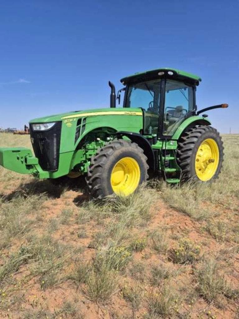 Image of John Deere 8235R Primary image