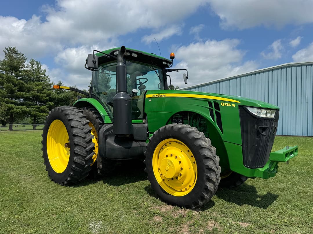 Image of John Deere 8235R Primary image