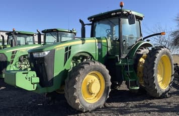 Main image John Deere 8235R