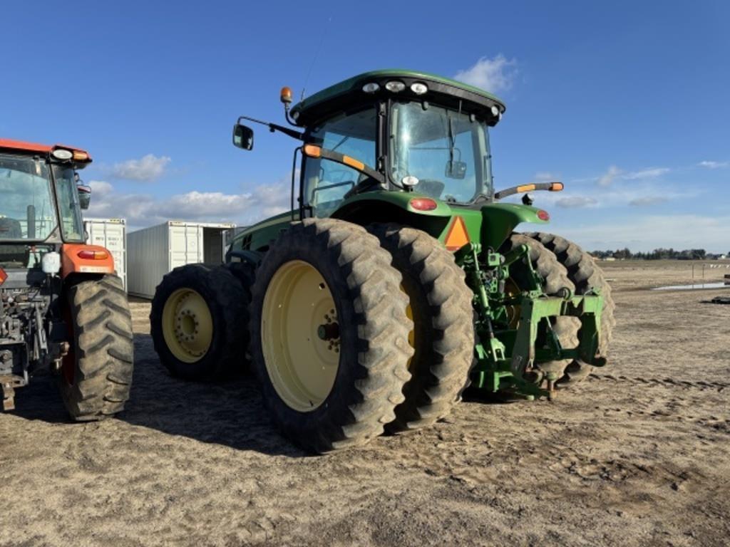 Image of John Deere 8235R Image 1