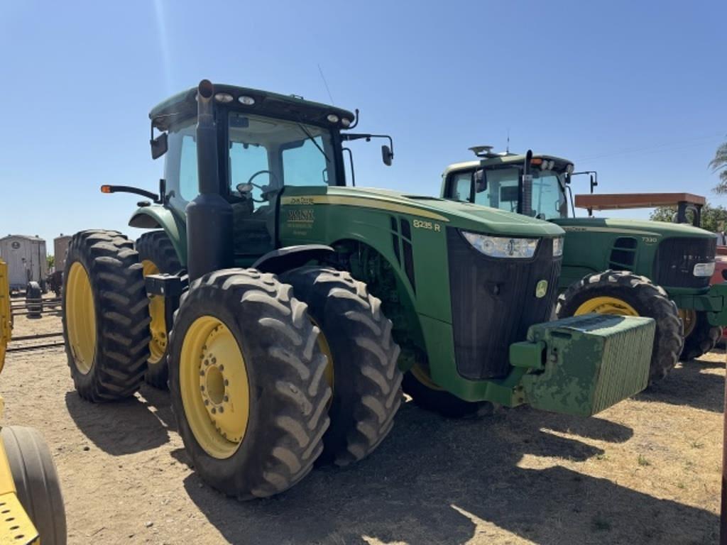 Image of John Deere 8235R Image 0