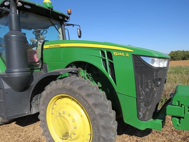 Image of John Deere 8245R equipment image 1