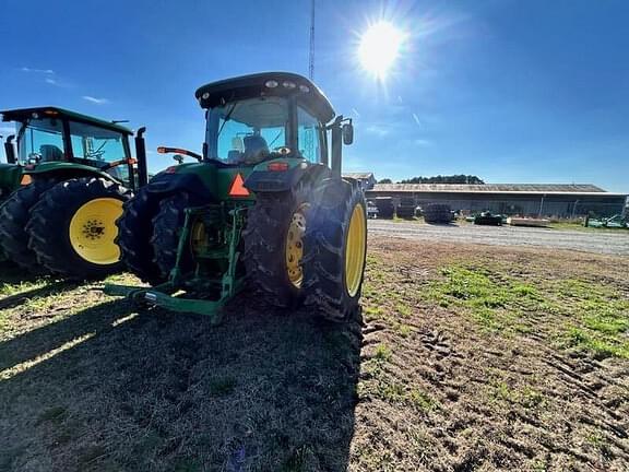 Image of John Deere 8245R equipment image 3
