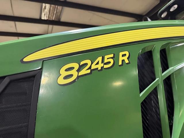 Image of John Deere 8245R equipment image 4