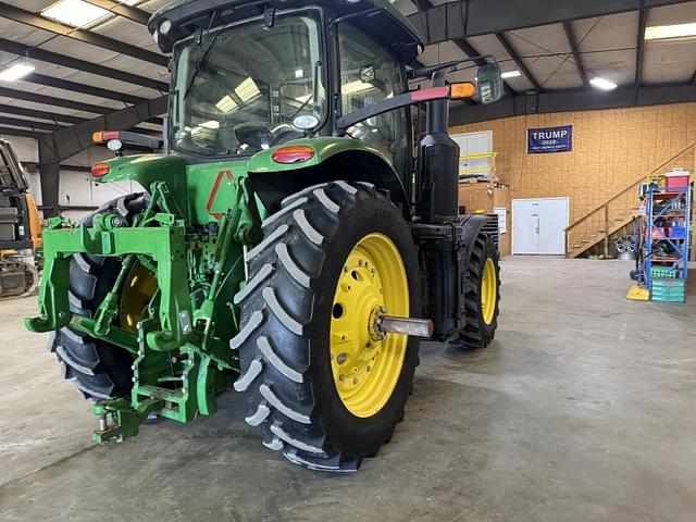 Image of John Deere 8245R equipment image 1