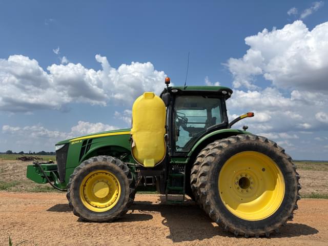 Image of John Deere 8245R equipment image 1