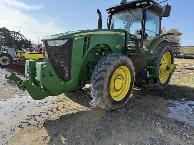 Image of John Deere 8245R equipment image 4