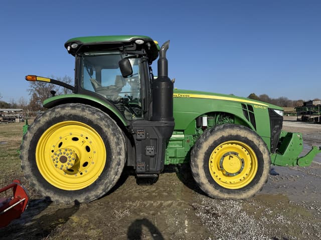 Image of John Deere 8245R equipment image 2