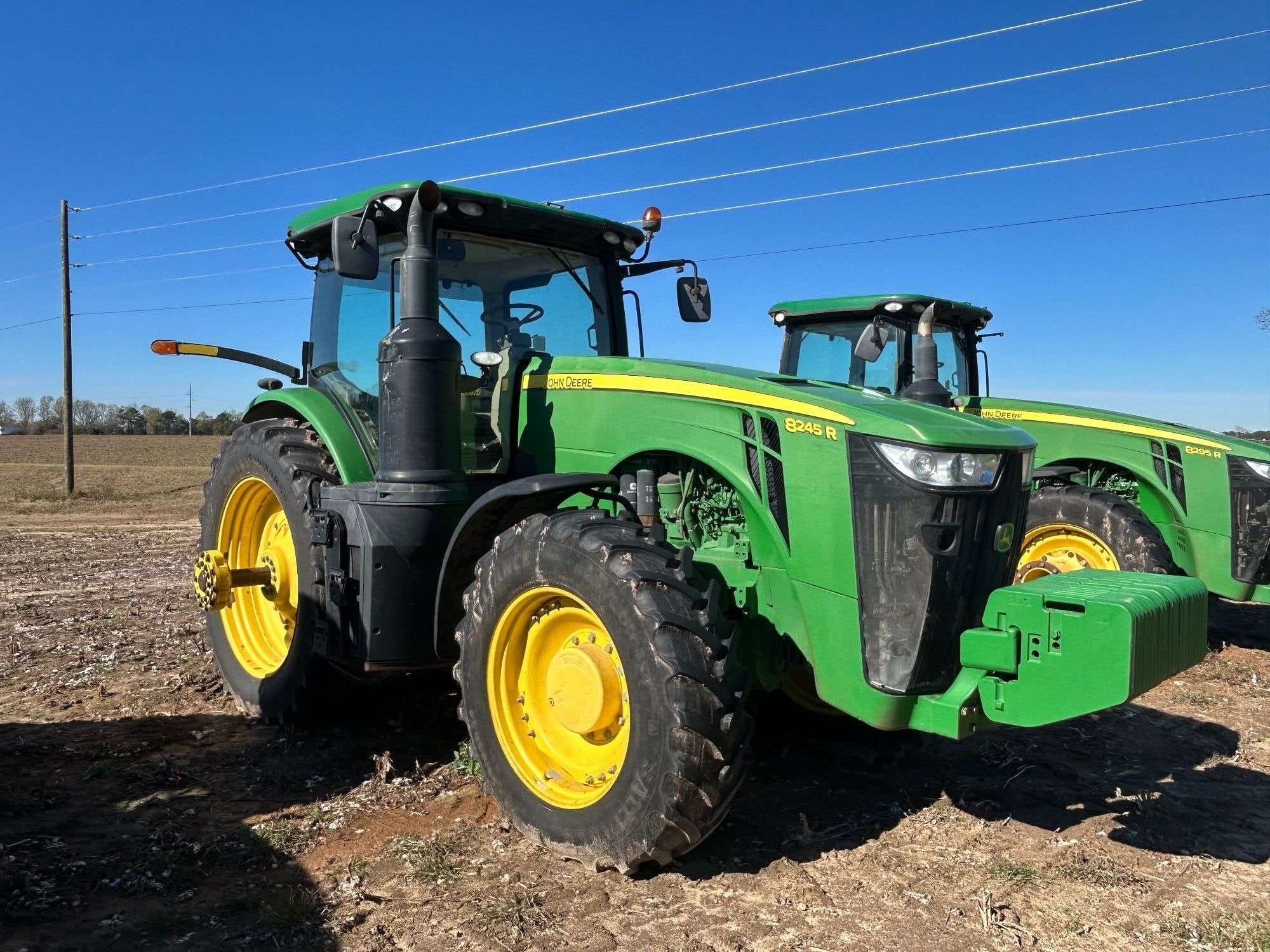 John Deere 8245R Equipment Image0