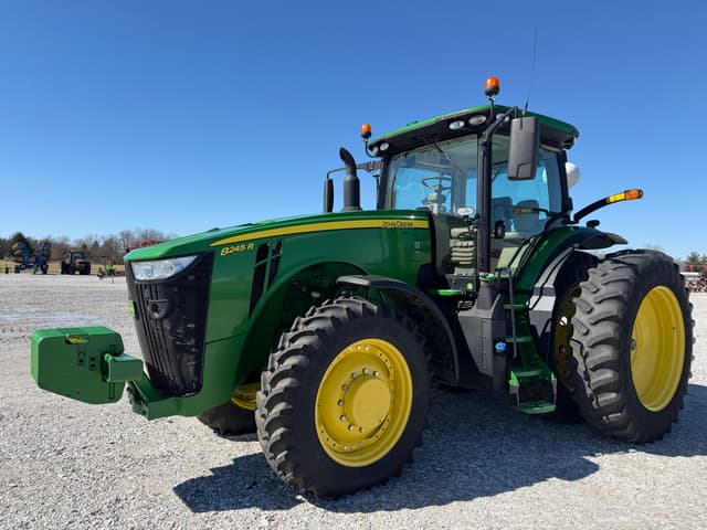Image of John Deere 8245R equipment image 1