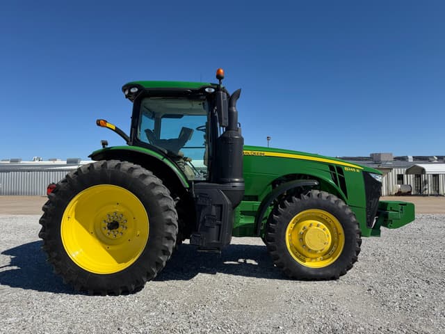 Image of John Deere 8245R equipment image 3