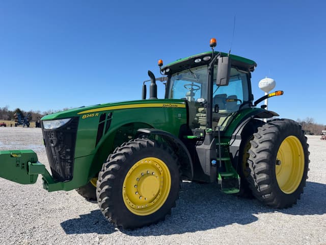 Image of John Deere 8245R equipment image 4