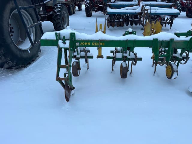 Image of John Deere 825 equipment image 2