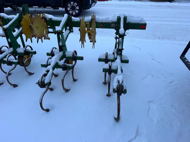 Image of John Deere 825 equipment image 3