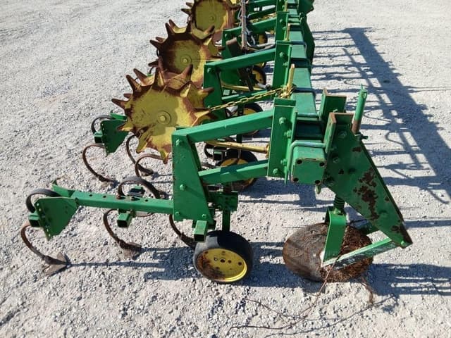 Image of John Deere 825 equipment image 2