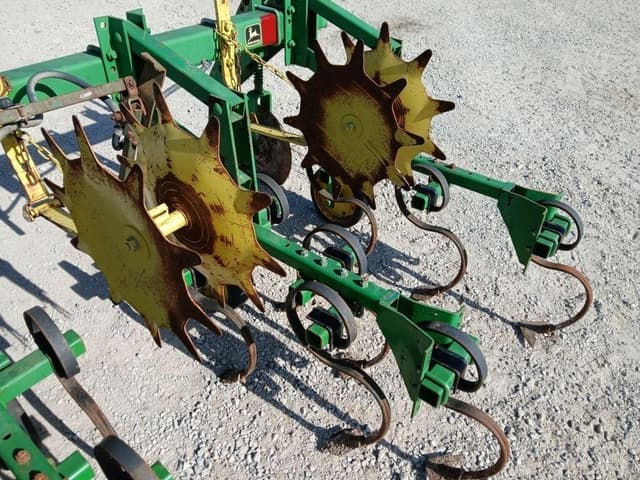 Image of John Deere 825 equipment image 4