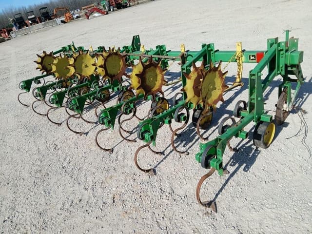 Image of John Deere 825 equipment image 3