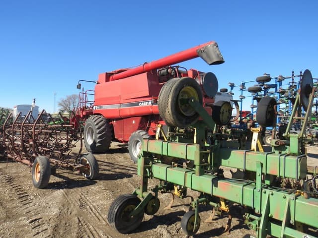 Image of John Deere 825 equipment image 2