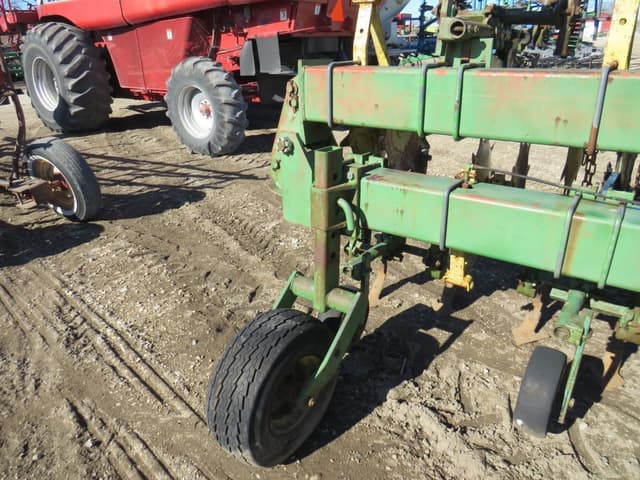 Image of John Deere 825 equipment image 4