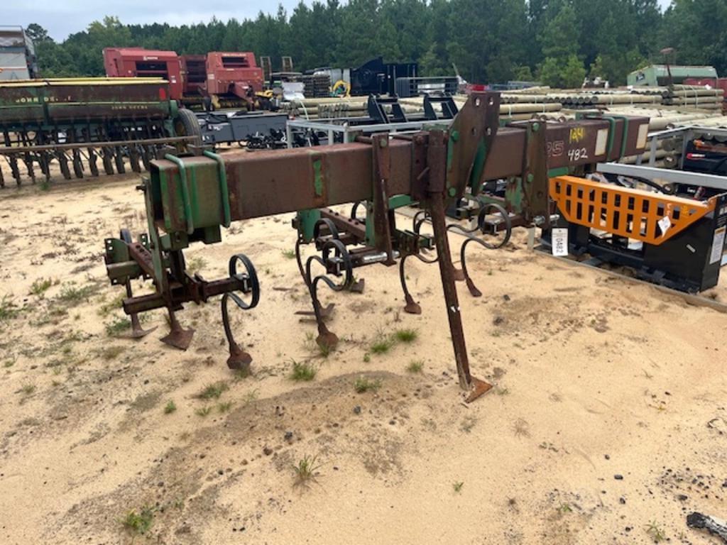 Image of John Deere 825 Image 0