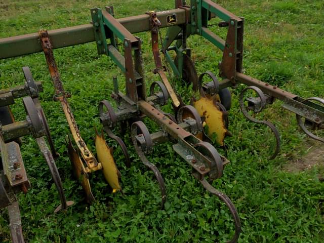 Image of John Deere 825 equipment image 3
