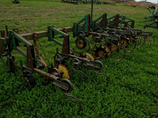 Image of John Deere 825 equipment image 2