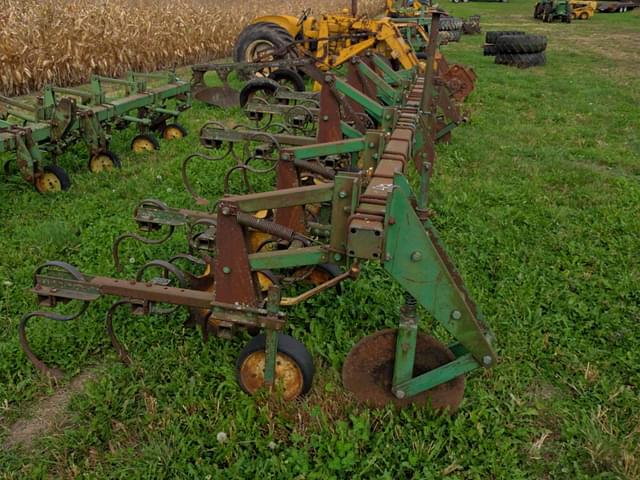 Image of John Deere 825 equipment image 4