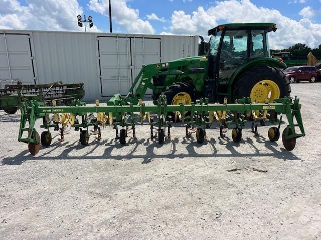 John Deere 825 Equipment Image0