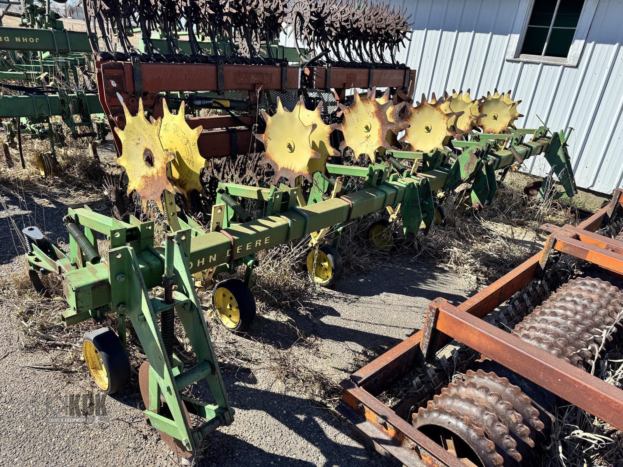 John Deere 825 Equipment Image0