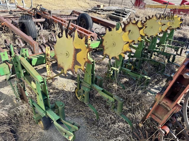 Image of John Deere 825 equipment image 2