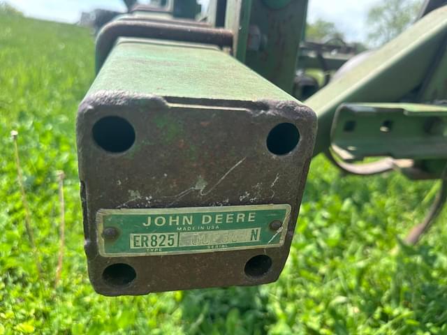 Image of John Deere 825 equipment image 2