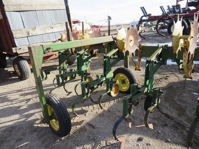 Image of John Deere 825 equipment image 3