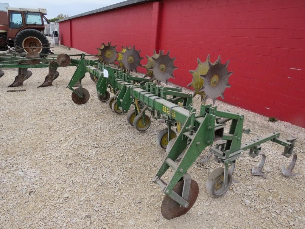 Image of John Deere 825 Primary image