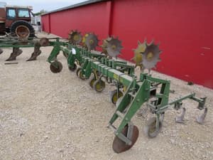 John Deere 825 Image