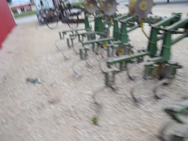 Image of John Deere 825 equipment image 4