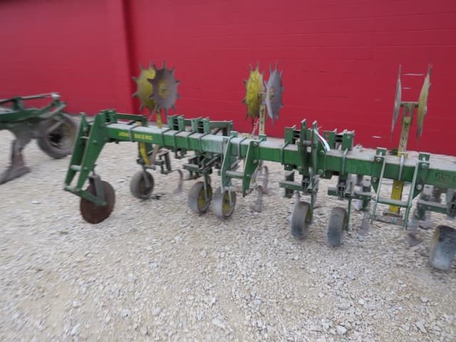 Image of John Deere 825 equipment image 2