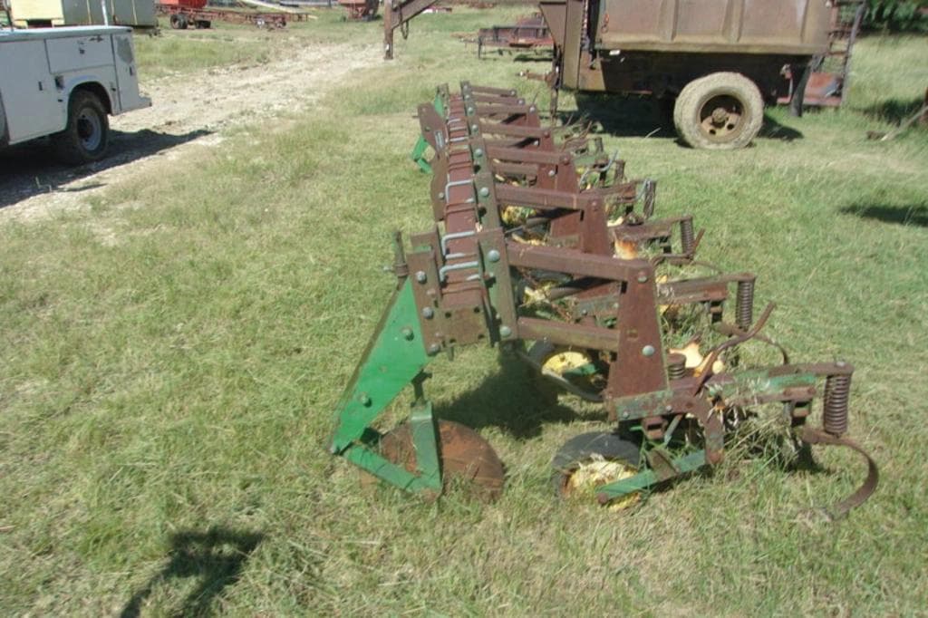 Image of John Deere 825 Image 1