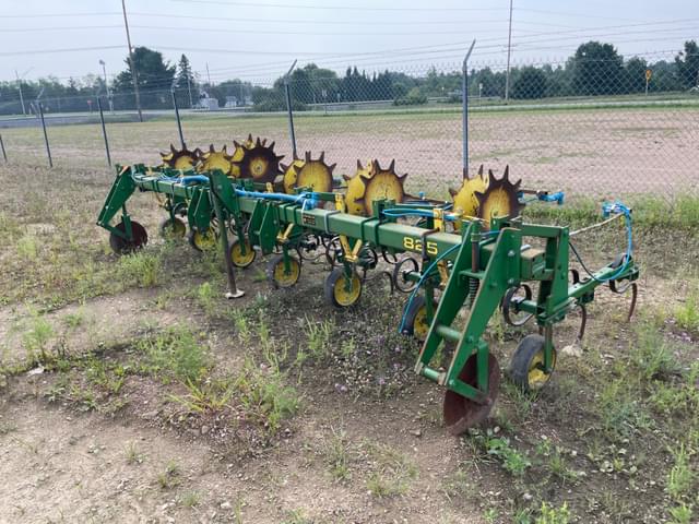 Image of John Deere 825 equipment image 2